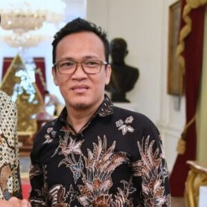 Tanggapi #KaburAjaDulu, Wamenaker: Kabur Saja, Kalau Perlu Jangan Balik!