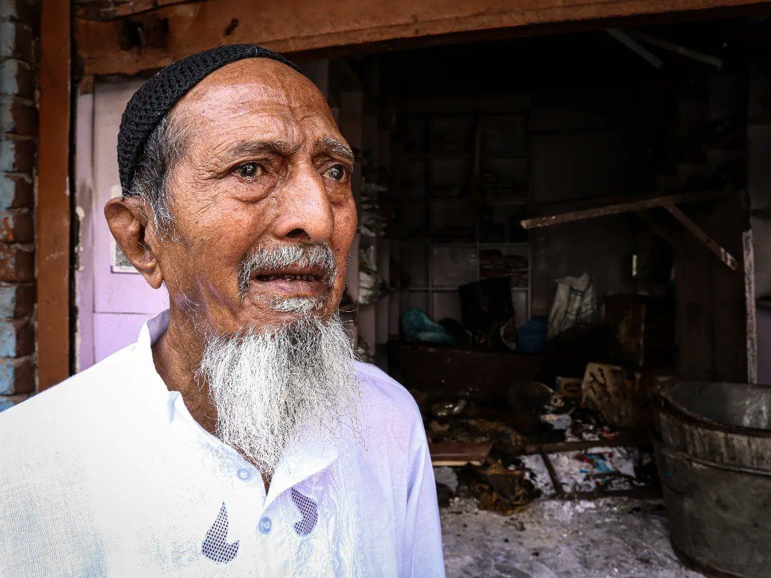 Najmuddin, warga muslim India yang tokonya dihancurkan oleh polisi India (Meer Faisal)