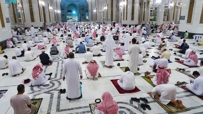 Pengalaman Buka Puasa di Masjid Nabawi, Menu Beragam Harus Selesai Dimakan Maksimal 10 Menit