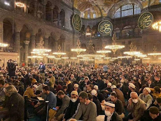 Pertama Kali Sejak 88 Tahun, Sholat Tarawih Digelar di Hagia Sophia Turki