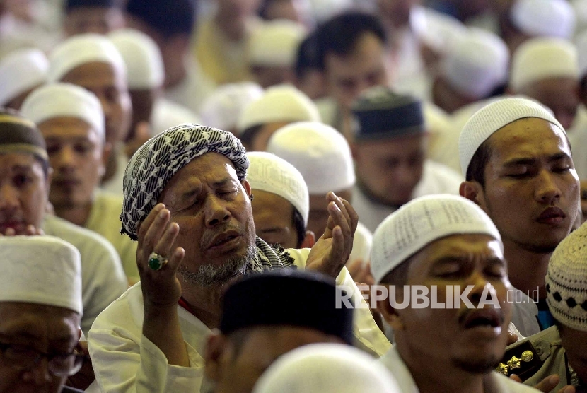 Allah SWT Janji Kabulkan, Tapi 10 Perkara Ini Bisa Jadi Penghalang Terkabulnya Doa