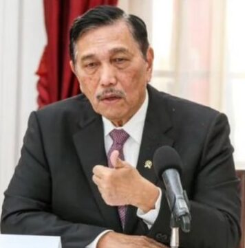 Luhut Tegas Soal #IndonesiaGelap: Kau yang Gelap, Bukan Indonesia