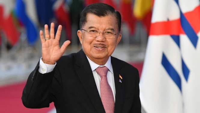 Tarif 32% dari Trump Bikin Panik? JK: Jangan Khawatir, Seolah Dunia Mau Kiamat