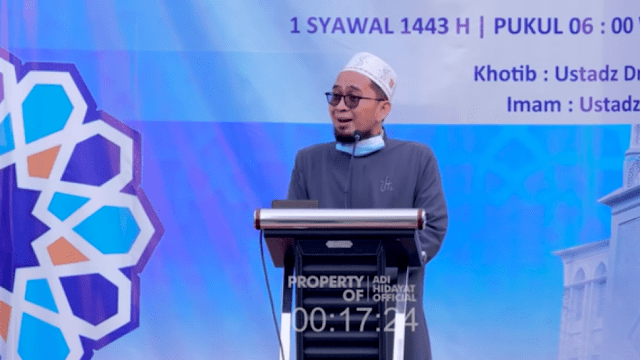 Ustaz Adi Hidayat: Salat Batal jika Shaf Pria dan Wanita Bercampur dalam Salat Id di Al Zaytun