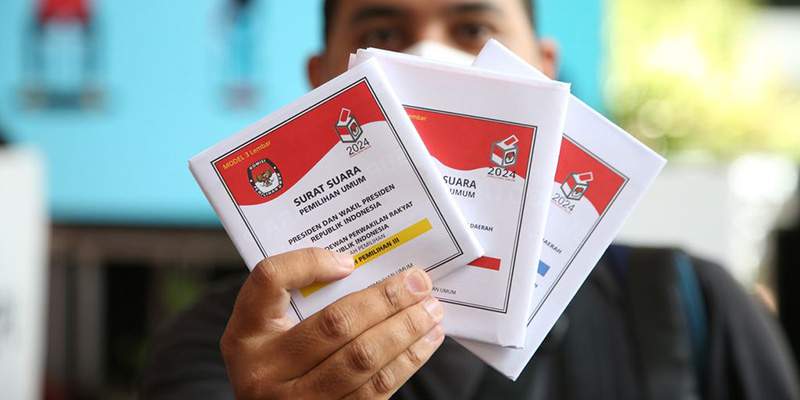 Sebut Rakyat Terkelabui, Iwan Sumule: Tuduhan Pemilu Curang Tampak Hanya Pentas Demokrasi Komika