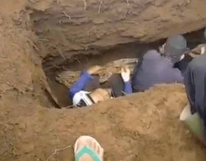 Peristiwa Menakjubkan saat Jasad Guru Ngaji dan Pejuang Dibongkar: Harum dan Masih Utuh