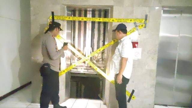 Ngeri! Seorang Teknisi Tewas Terjepit Lift di Kantor Gubernur Jateng, Ganjar Pranowo