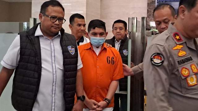 'Setelah AP Hasanuddin, Kapan Giliran Denny Siregar dan Abu Janda Kena Jerat Polisi?'