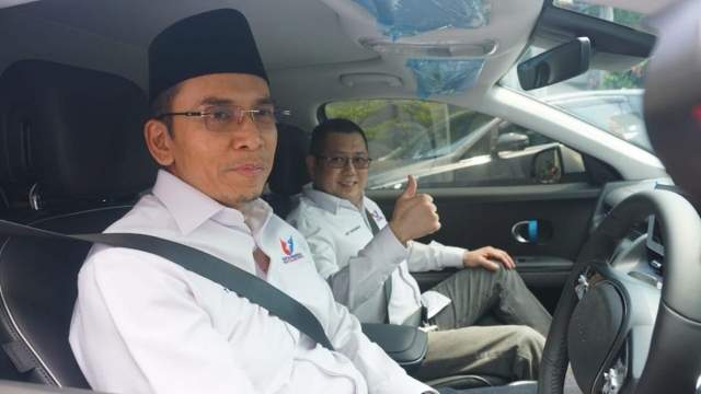 Turun Gunung Bela Jokowi dan Kritik Anies, TGB Malah Dikuliti: Sampaikan Kebenaran pada Umat!