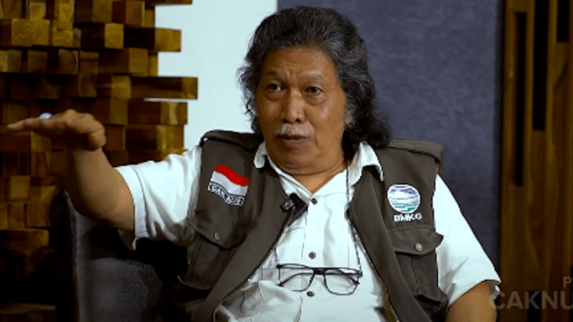 Ramalan Emha Ainun Nadjib: Kelak Pemimpin Indonesia Orang Berpendidikan dan Berpengalaman