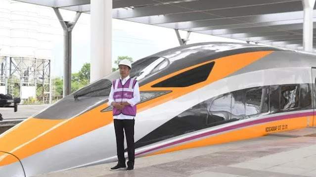 Nyerah! Pemerintah Coret Proyek Kereta Cepat Jakarta-Surabaya dari Daftar PSN