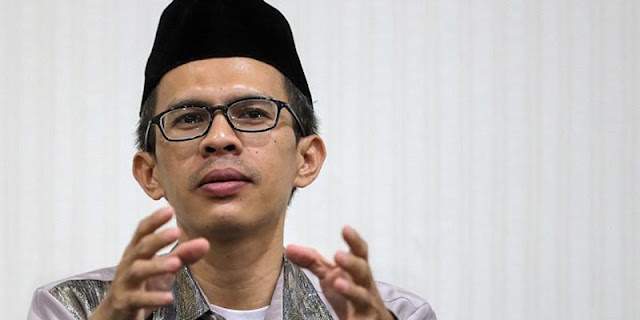 Seirama Hasrat Jokowi, MK Diprediksi Kabulkan Batas Usia Capres-Cawapres Jadi 35 Tahun Seirama Hasrat Jokowi, MK Diprediksi Kabulkan Batas Usia Capres-Cawapres Jadi 35 Tahun
