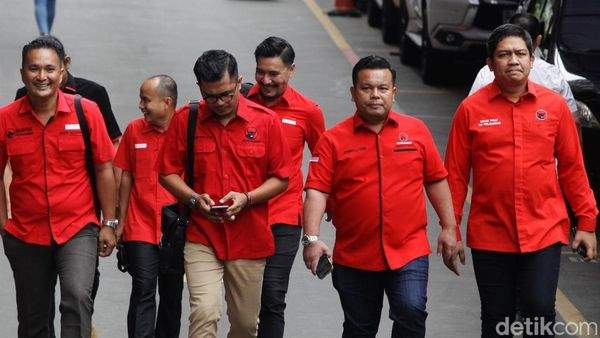 Tim Hukum PDIP Laporkan Rocky Gerung ke Bareskrim Polri