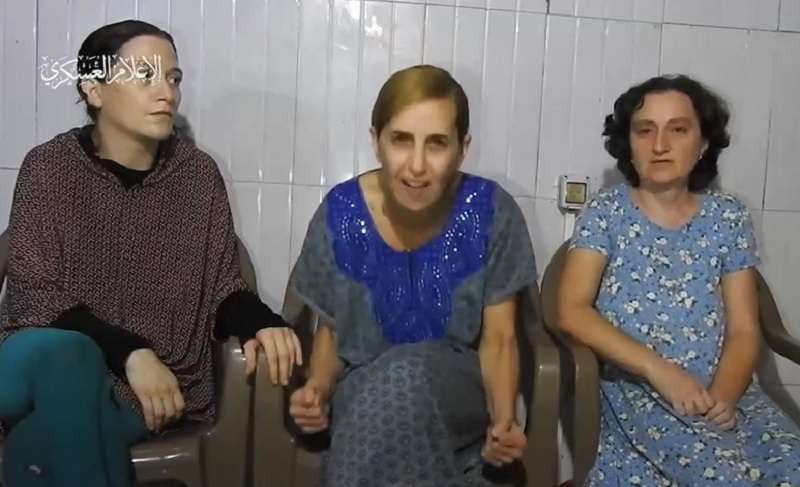 Tawanan Wanita ‘Israel’ Memaki Netanyahu Minta Dibebaskan Semua