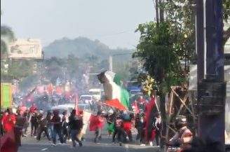 Masa PDIP Diduga Rubuhkan Bendera Palestina, Picu Bentrok di Muntilan
