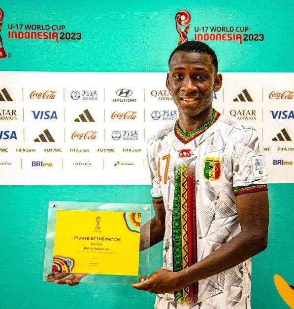 Man Of The Match di Piala Dunia U-17 Hanya Berupa Sertifikat Dilaminating, Warganet: Indonesia Banget, Buat Lamar Kerja :)