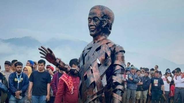 Patung Jokowi Seharga Rp2,5 Miliar di Karo, Ini Penampakannya...