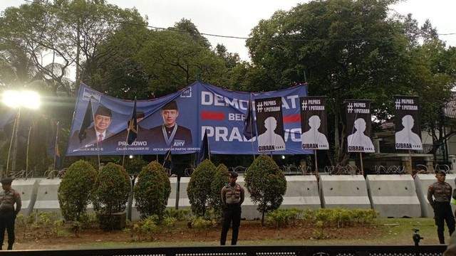 Demokrat All Out Menangkan Prabowo, Tapi Baleho Tak Ada Foto Gibran?