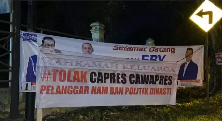 Spanduk Tolak Politik Dinasti Bertebaran di Aceh saat Kedatangan Prabowo