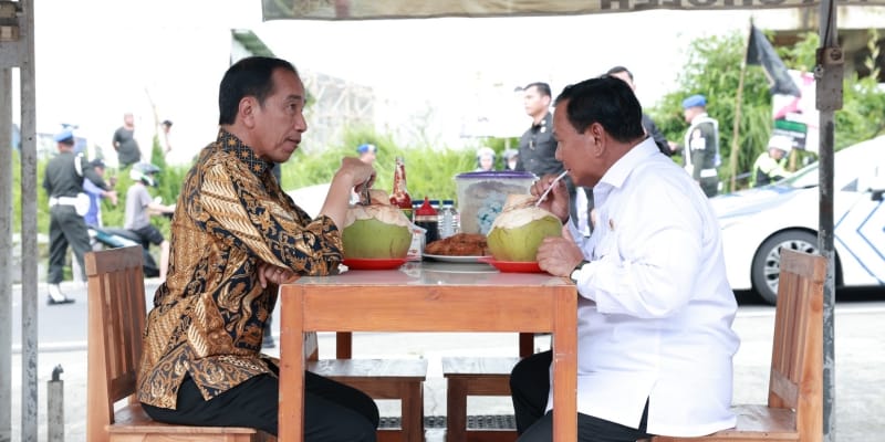 Jokowi Bersama Prabowo Makan Bakso di Magelang, Pengamat: Perlawanan Jokowi pada PDIP