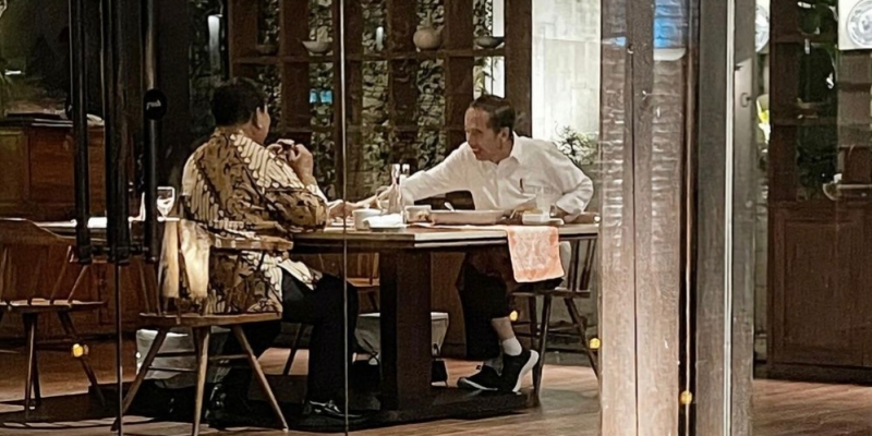 Sebut Paslon 02 Didukung Jokowi, Pengamat: 01 dan 03 Jadikan Jokowi Sebagai Musuh Bersama