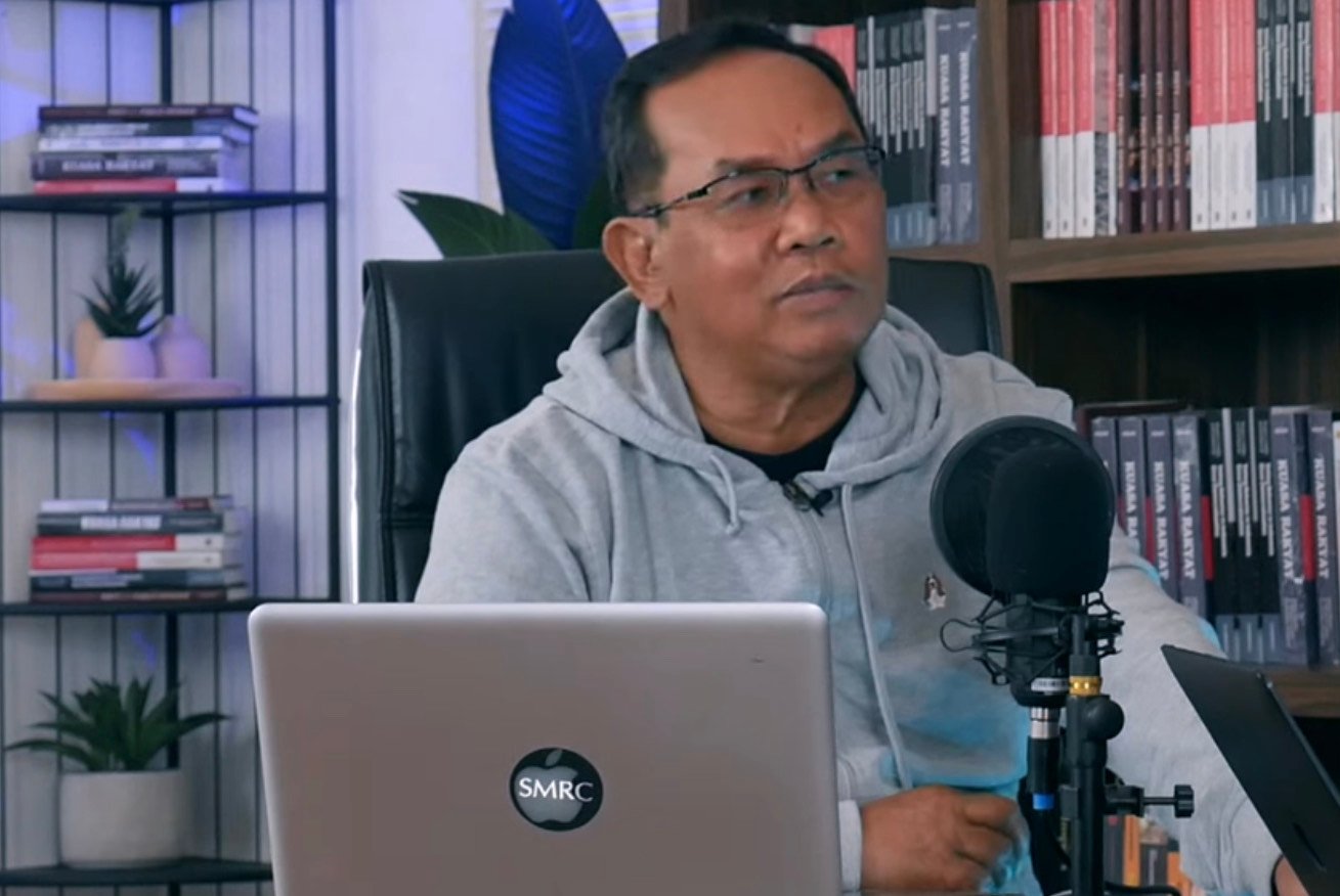 Jokowi Akui Bakal Memihak, Saiful Mujani Curiga Ada yang Perlu Dilindungi Prabowo