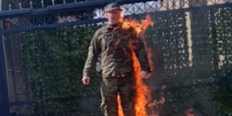 Tentara AS yang Bakar Diri Bela Palestina Berujung Meninggal