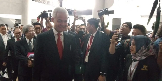 Dianggap Gibran Gugatan Ngelawak, Ganjar Mau Buktikan di Sidang MK