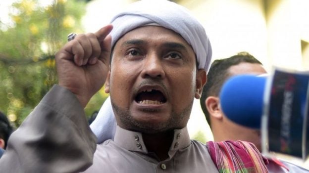 Edaran Menag Tarawih Pakai Speaker Dalam, Novel Bamukmin: Si Yaqut Memang dari Kelompok Intoleran