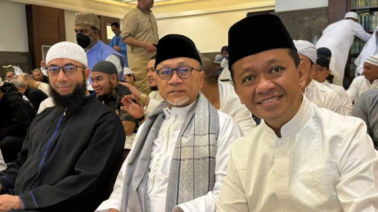 Kader GP Ansor Geram Zulhas dan Bahlil Foto Bareng Ustaz Khalid Basalamah, Begini Katanya