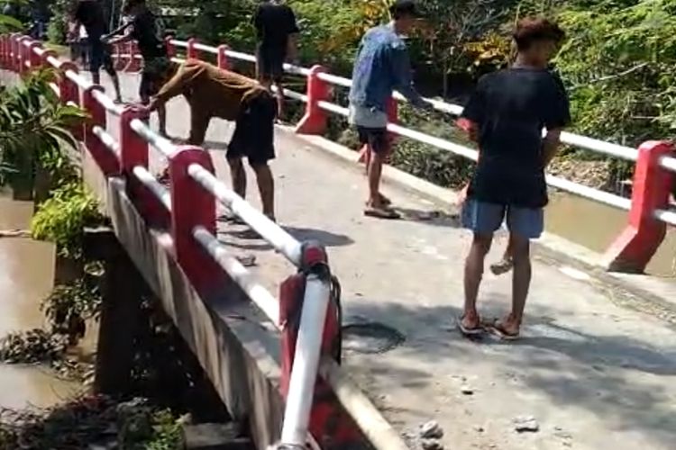 Bikin Heboh, Jembatan di Demak Dirusak Pemuda agar Truk "Sound" Bisa Lewat untuk Malam Takbiran