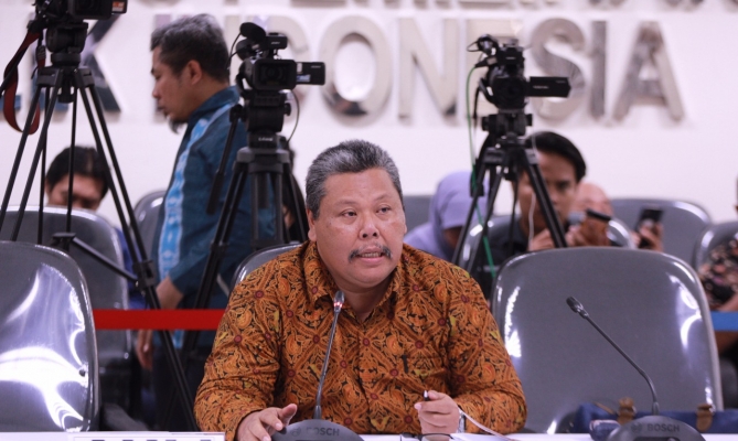 Eks Ketua Bawaslu Jadi Ahli Kubu AMIN di Sidang MK, Soroti Kejanggalan Pencalonan Gibran