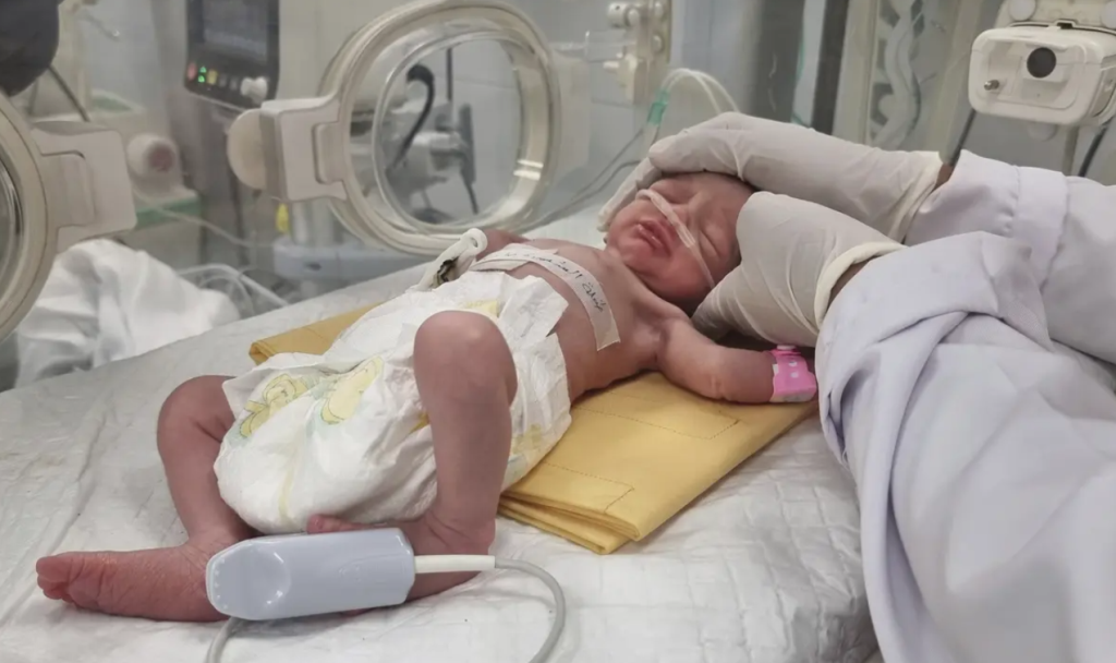 VIDEO – Sang Ibunda Syahid, Bayi Gaza Berhasil Dilahirkan Melalui Operasi Caesar Darurat