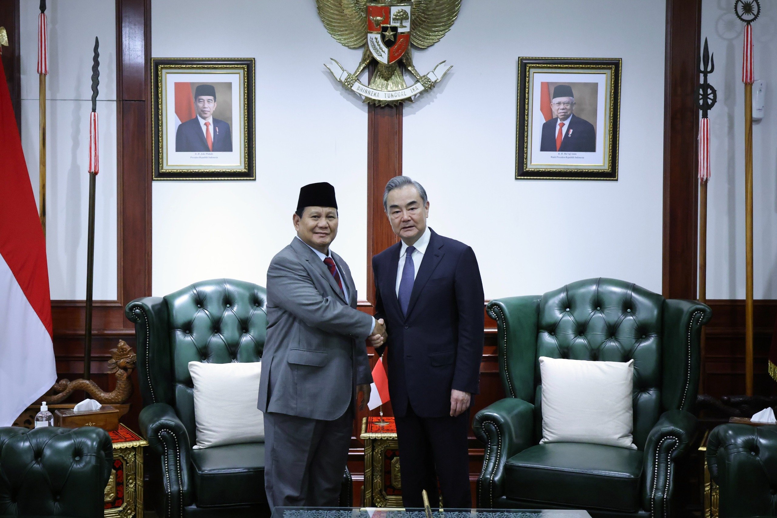 Prabowo dan Menlu Tiongkok Adakan Pertemuan Tertutup, Apa yang Dibahas?