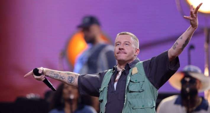 Dukung Palestina dan Kutuk Pemerintah AS, Macklemore Rilis Lagu Hind’s Hall
