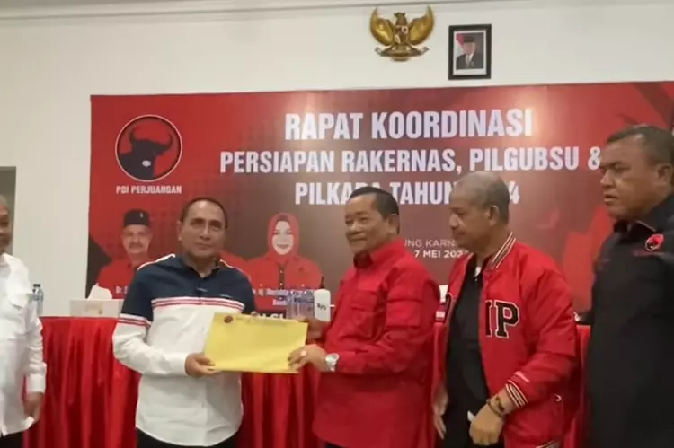 Foto Jokowi Tak Terpasang di Ruang Rakor PDIP, Loyalis Ganjar: Tidak Ada UU Wajibkan Memasang Foto Presiden