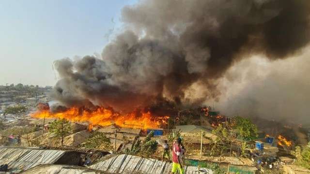 1.200 orang Kehilangan Rumahnya, Kamp Pengungsi Rohingya Sengaja Dibakar
