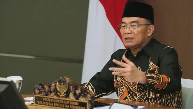 Muhadjir Setuju Mahasiswa Bayar Kuliah Pakai Pinjol Untuk Bayar UKT