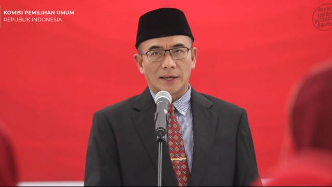 Jokowi Resmi Hentikan Hasyim Asy'ari dari Jabatan Ketua KPU Secara Tidak Hormat