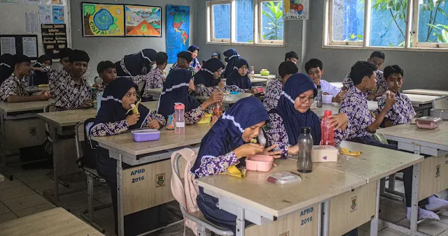 Anggaran Makan Siang Gratis Rp7.500, Ahli Gizi: Maksa Banget Nih Progam