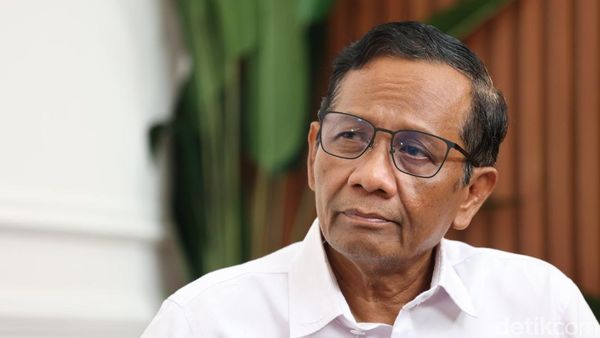 Skenario Jokowi Perpanjang Masa Jabatan agar Tidak Ketahuan, Mahfud MD: Pura-pura Umrah 3 Hari