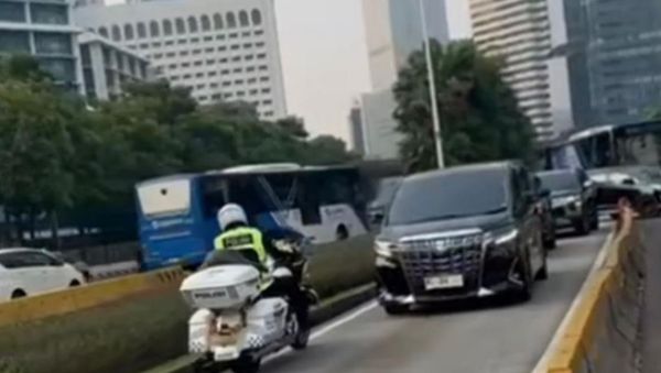 Mobil Yaqut Terciduk Terabas Jalur Busway, Kemenag: Nggak Tiap Hari Kan