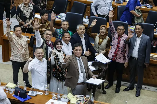 Dikritik Keras Karena Anulir Putusan MK, DPR Tetap Ngotot Sahkan RUU Pilkada di Rapat Paripurna