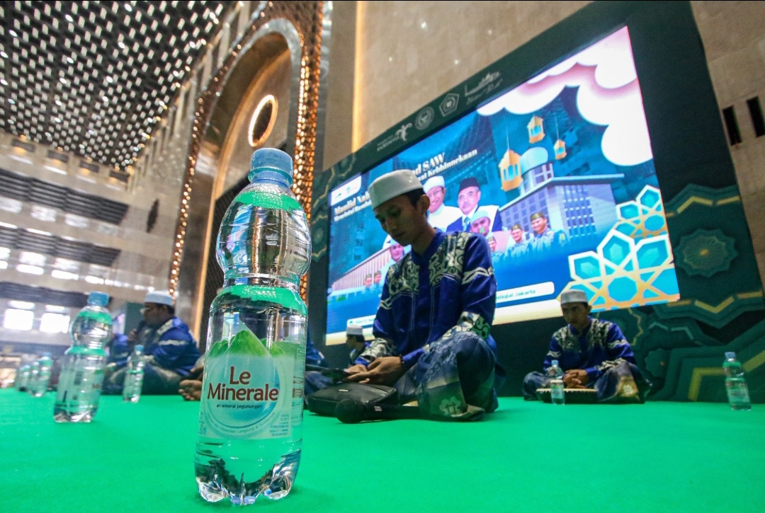 Merawat Kebhinekaan di Peringatan Maulid Nabi, Masjid Istiqlal Gandeng Le Minerale