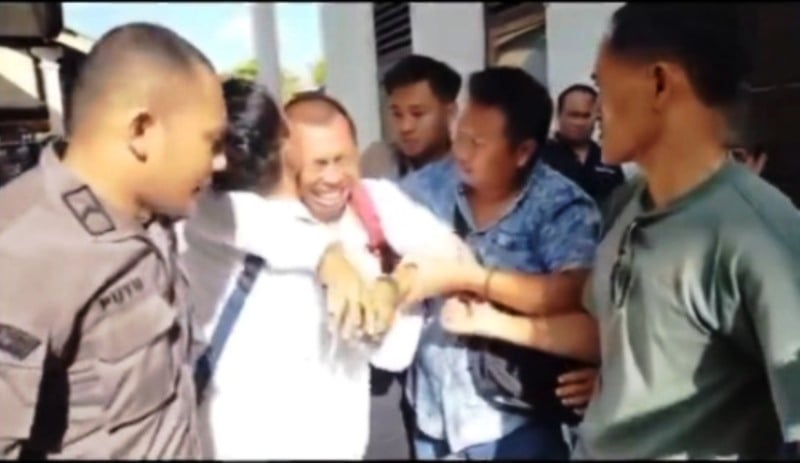 Tuai Sorotan Netizen, Pria Ini Terancam Dipenjara gegara Rawat Anak Landak yang Nyaris Mati