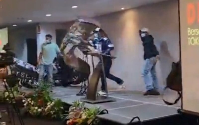 Riuh Diskusi Kebangsaan Dibubarkan OTK, Ferdinand Duga Orderan dari Pihak Istana