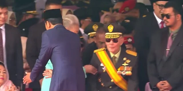 Abaikan Salaman, Syahganda: Jokowi Harus Minta Maaf kepada Try Sutrisno dan Keluarga