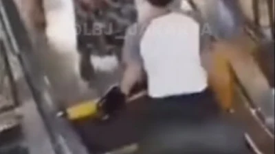 Geger Kaki Anak Balita Ini Patah gegara Terjepit Eskalator, Begini Kronologinya