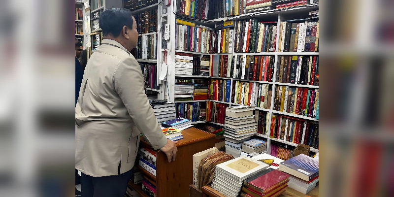 Prabowo Gemar Buku, Pengamat: Ingin Berbeda dari Jokowi dan Gibran