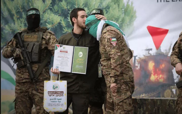 Viral Sandera Israel Cium Pejuang Hamas, Bikin Netanyahu Murka